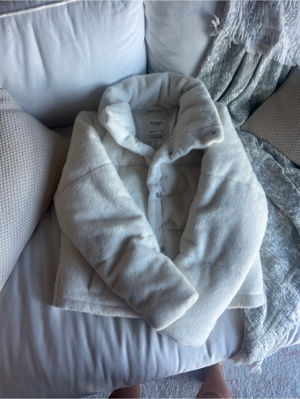 Abercrombie & Fitch Kids Cream Faux-Fur Puffer Jacket